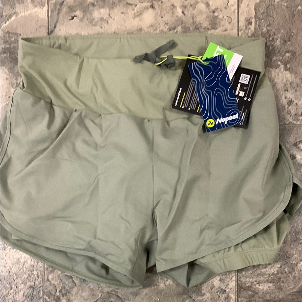 Green bicycling women’s Shorts